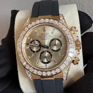 【Super Clone】Rolex Cosmograph Daytona 40mm Yellow Gold Diamond Baguette Champagne Dial Diamond Bezel Oysterflex - 126538TBR