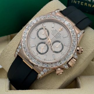 【Super Clone】Rolex Cosmograph Daytona 40mm Rose Gold Diamond Baguette Sundust Dial Diamond Bezel Oysterflex - 126535RBR