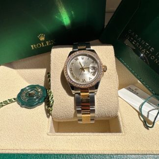 【Super Clone】RLX Lady-Datejust 28mm 279383RBR Silver Roman Dial Yellow Rolesor Oyster Bracelet