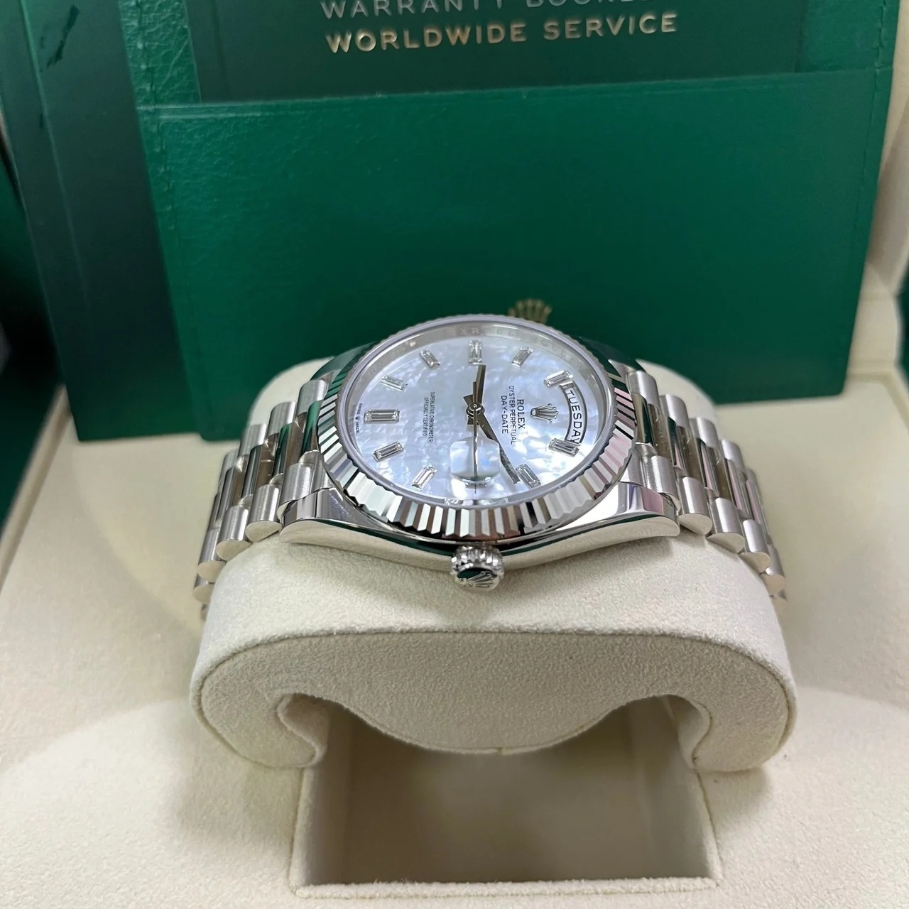【Super Clone】RLX  Day-Date President 40mm White Gold Mother of Pearl Diamond Baguette Dial - 228239