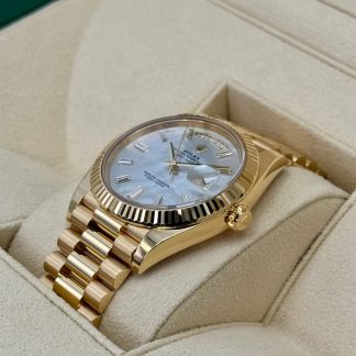 【Super Clone】RLX Day-Date 40mm Yellow Gold President  Mother of Pearl Diamond Baguette Dial - 228238