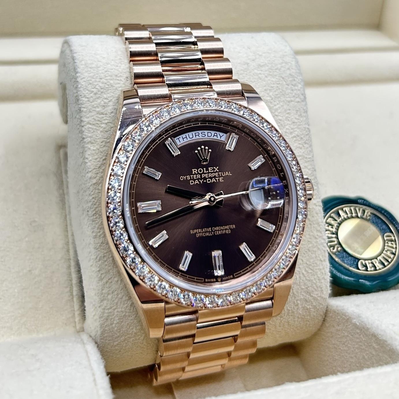 【Super Clone】RLX  Day-Date 40mm Chocolate Baguette Diamond Dial Diamond Bezel Dial Watch 228345RBR