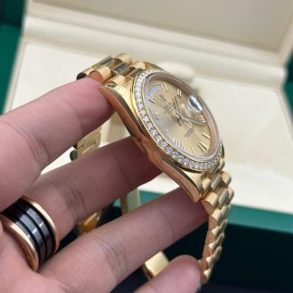 【Super Clone】RLX Day-Date 40mm Champagne Dial and Diamond Bezel Yellow Gold President Bracelet  228348RBR-0003