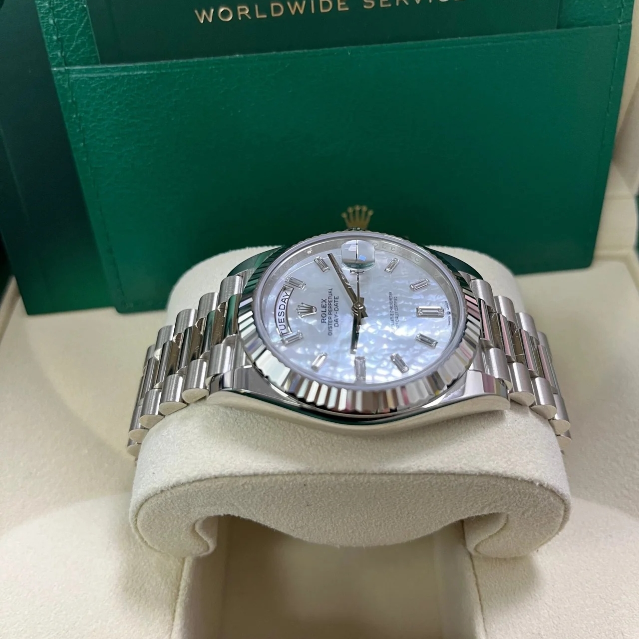 【Super Clone】RLX  Day-Date 228236-0026 Mother Of Pearl Diamonds Dial