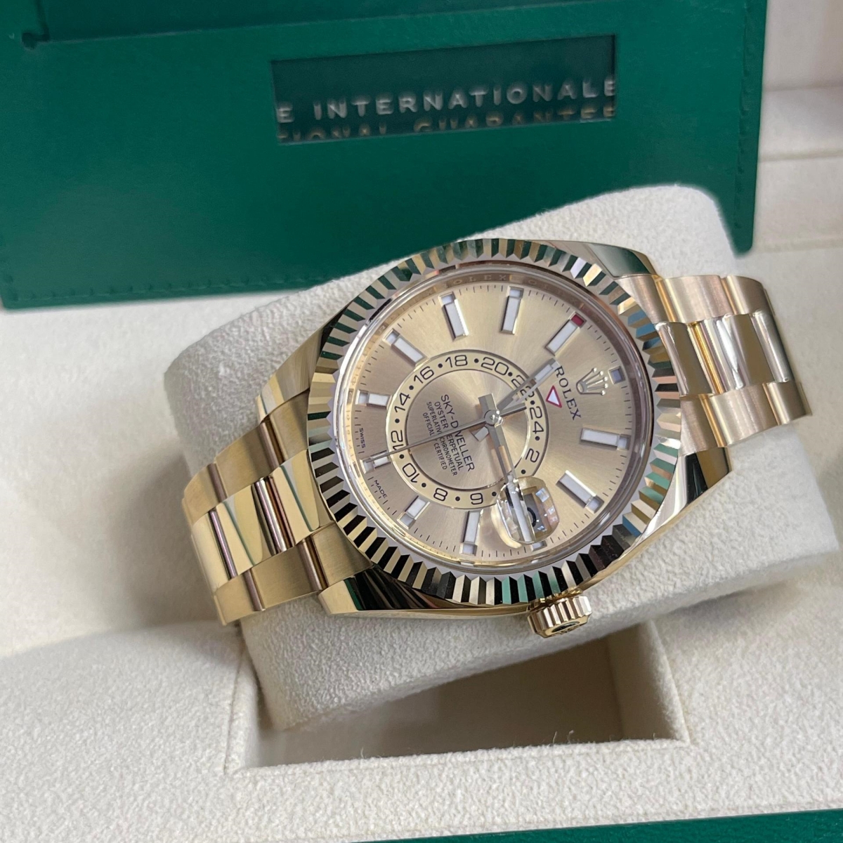 【Super Clone】RLX  Sky-Dweller 42mm Yellow Gold Champagne Dial Jubilee - 336938