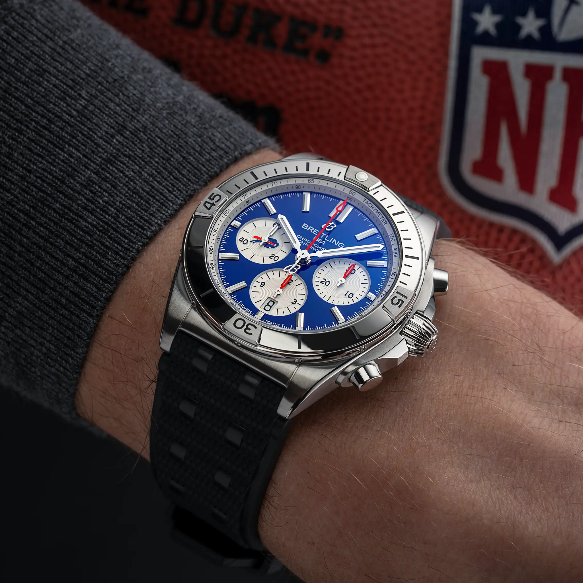 【Super Clone】Breitling Chronomat B01 42 NFL Buffalo Bills Edition AB01342B1C3S1