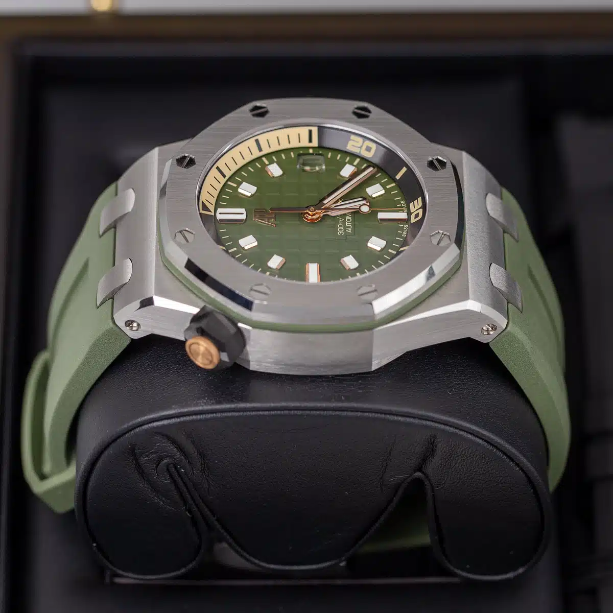 【Super Clone】Audemars Piguet  Royal Oak Offshore Khaki green 42mm 15720ST.OO.A052CA.01