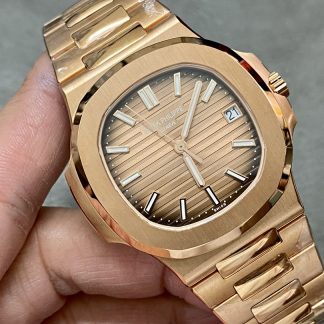 【Super Clone】Patek Philippe Nautilus 5711 1R 001 40MM Replica Watch