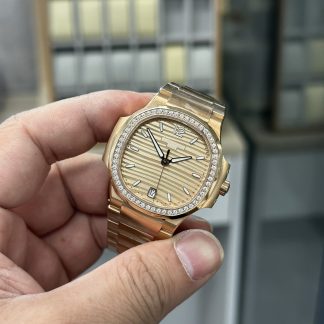 【Super Clone】Patek Philippe Ladies Nautilus Golden Dial Rose Gold 7118 1200R 010
