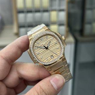 【Super Clone】Patek Philippe Ladies Nautilus Golden Dial Rose Gold 7118 1200R 010