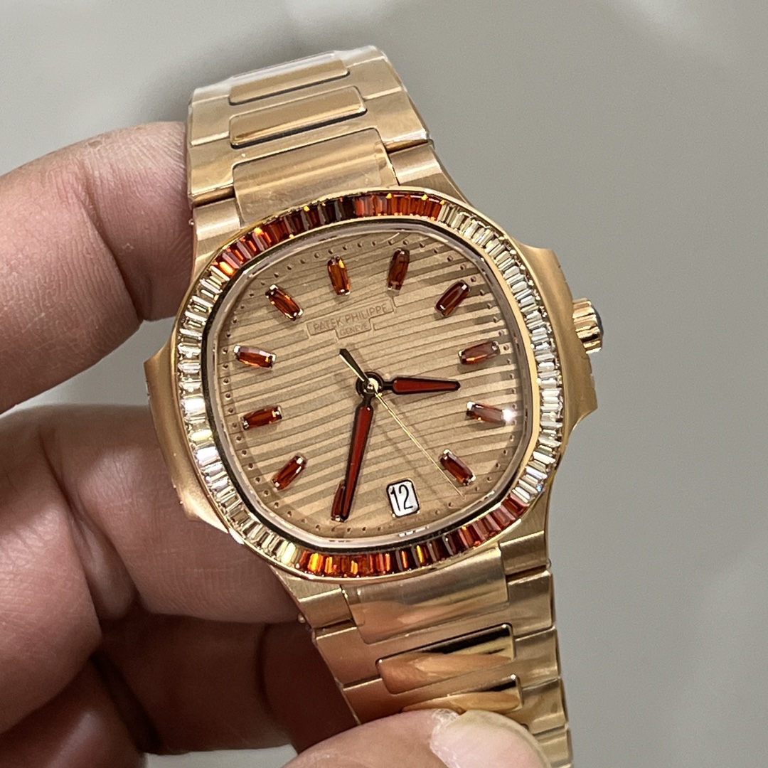 【Super Clone】Patek Philippe Nautilus Ladies Rose Gold Gemset Bezel 7118 1300R 001