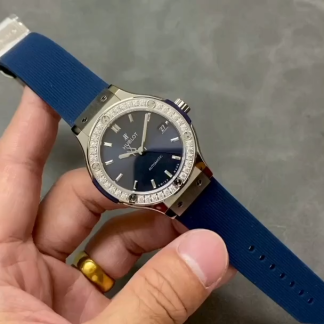 【Super Clone】565.NX.7170.RX.1204 Hublot Classic Fusion Titanium Blue Diamonds